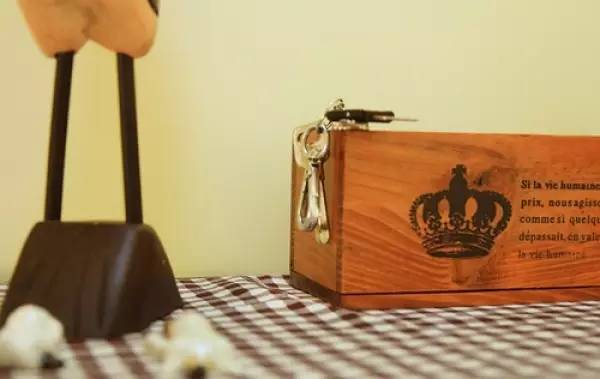 90后妹子花1万元改造出租房 (90后出租房改造图)