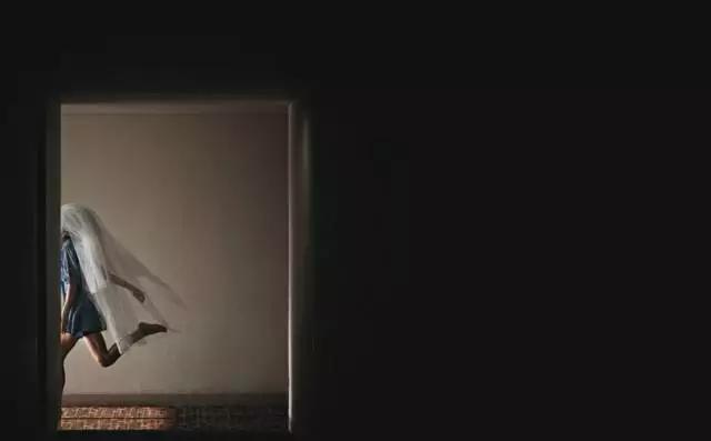 咫尺光年爱如初见意思,咫尺光年爱如初见什么意思