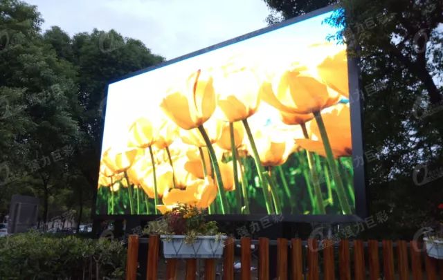 户外小间距透明屏,高清小间距led屏幕