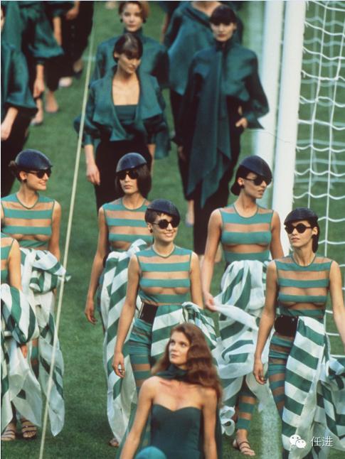 瓒崇悆鍜垖瑙嗛,瓒崇悆鍘熷湴鑸旂悆