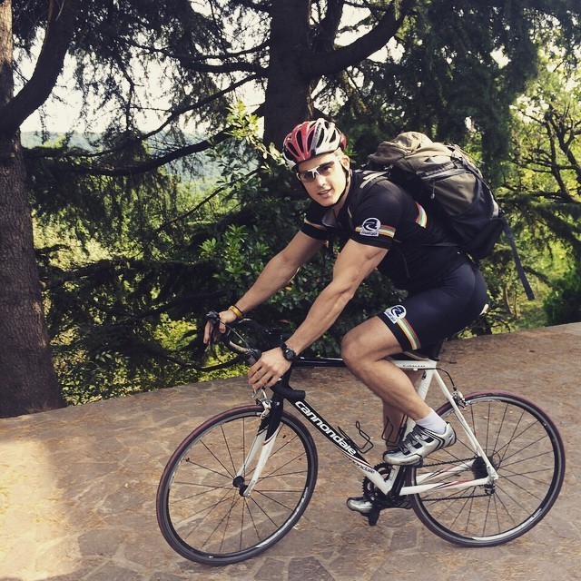 六岁被阿玛尼钦点为*用御**模特，他独家的身材秘笈