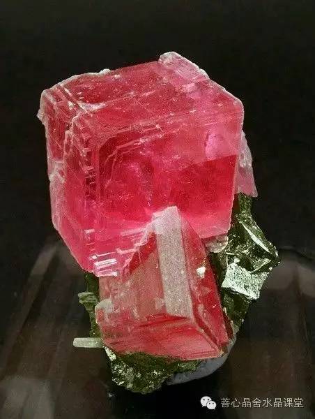 桃花玉和红纹石区别,红纹石招桃花真的有这么灵吗