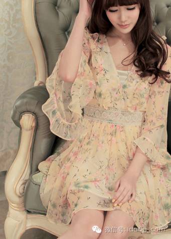 女夏季小碎花吊带裙潮款,夏季碎花温柔气质复古