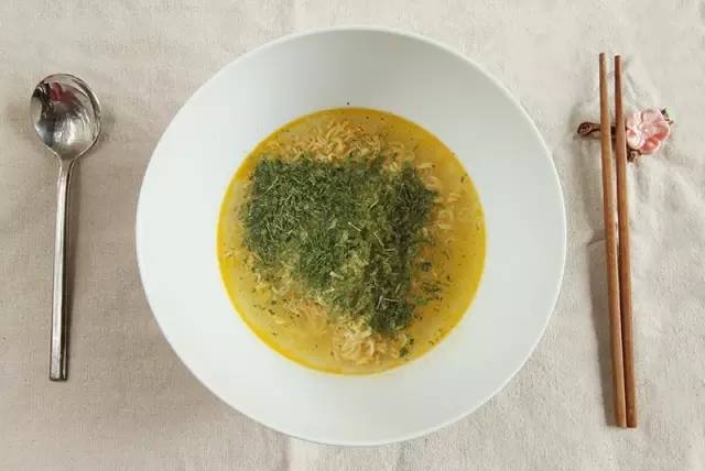 泡面和螺蛳粉怎么选比较好,螺蛳粉pk泡面