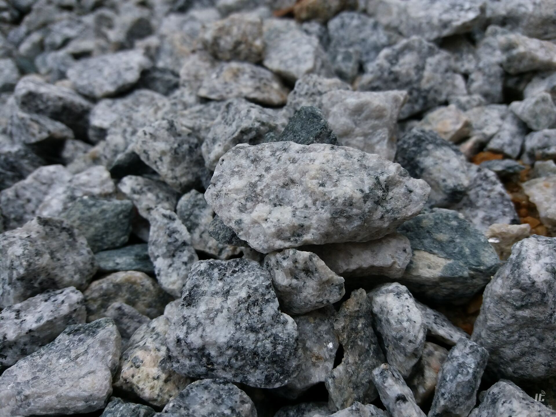 三星galaxyc5首发价,三星galaxyc5价格及参数配置