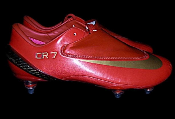 足球鞋nike传奇系列,耐克刺客cr7足球鞋推荐