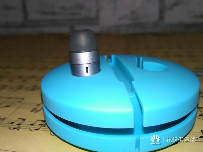 荣耀耳机引擎2代苍穹灰,心随声动蓝牙耳机