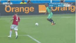 跳进自己挖的坑,自己挖的坑笑着也要跳下去