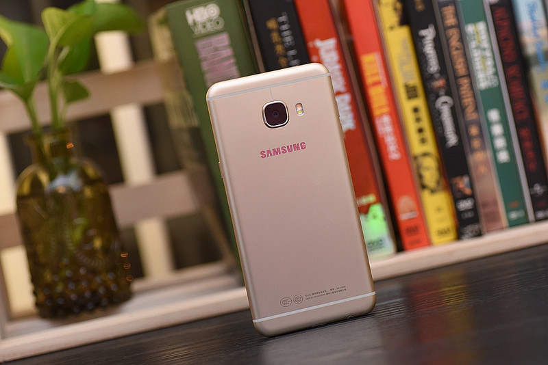 galaxyc55实拍,三星galaxyc5怎么样