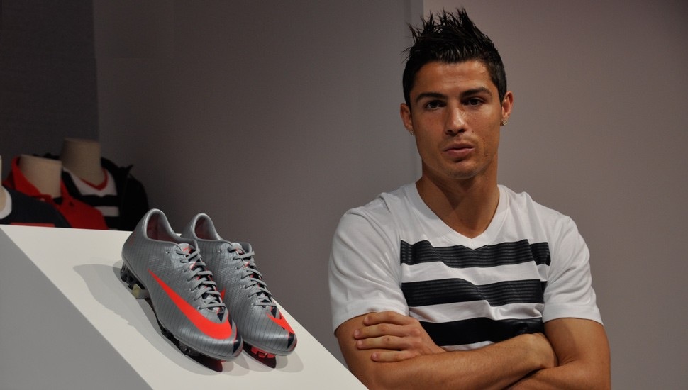 足球鞋nike传奇系列,耐克刺客cr7足球鞋推荐