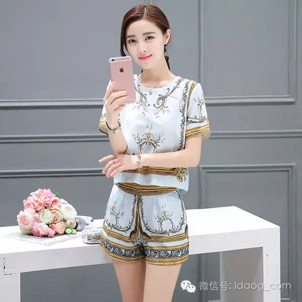 适合宅女的休闲套装，搭配不难完美出行