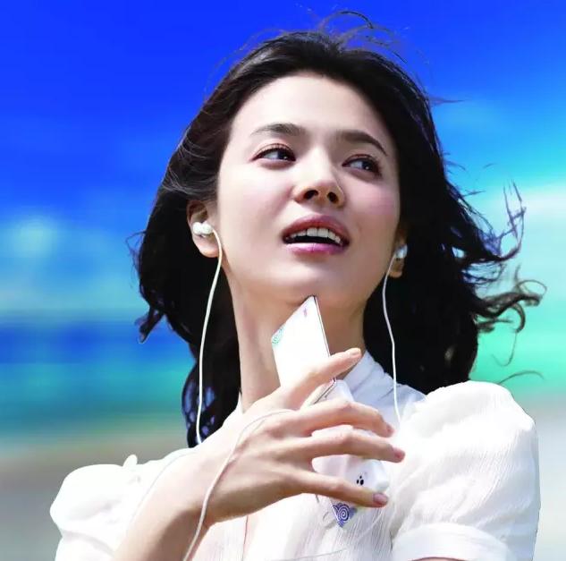 当年这首背景音乐太火了，步步高手机还在吗