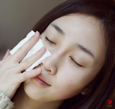 额头长痘痘是油痘肌吗,额头和脸颊两侧长痘痘属于痘肌吗