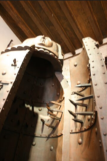 古代人最残忍的十大刑具,明朝时有哪些血腥刑具