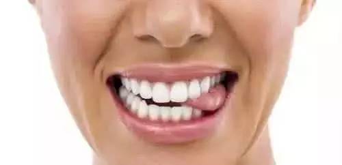 咬到嘴是想吃肉吗,吃饭咬舌头怎么能快点儿好起来