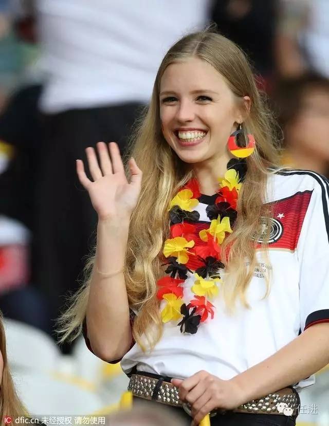 瓒崇悆鍜垖瑙嗛,瓒崇悆鍘熷湴鑸旂悆