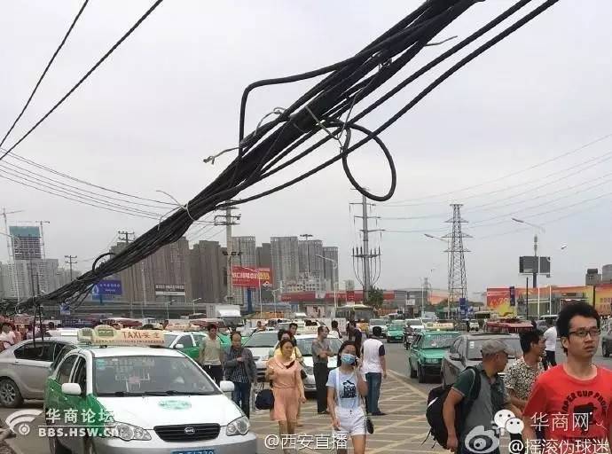 西安一草丛里发现弃婴留有奶粉,路边草丛里惊现死婴儿