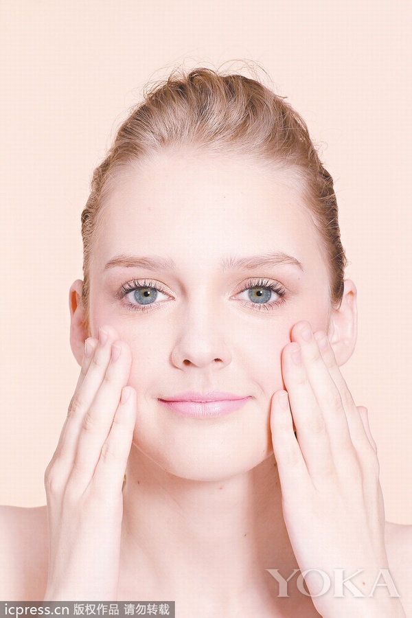 毛孔粗大怎么办改善用什么护肤品,毛孔粗大用什么护肤品收缩毛孔