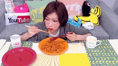 这么可爱的大胃王你见过么？