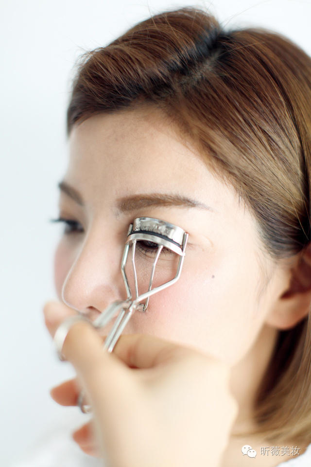 毕业季小清新证件照最佳妆容,毕业证件照妆容与发型