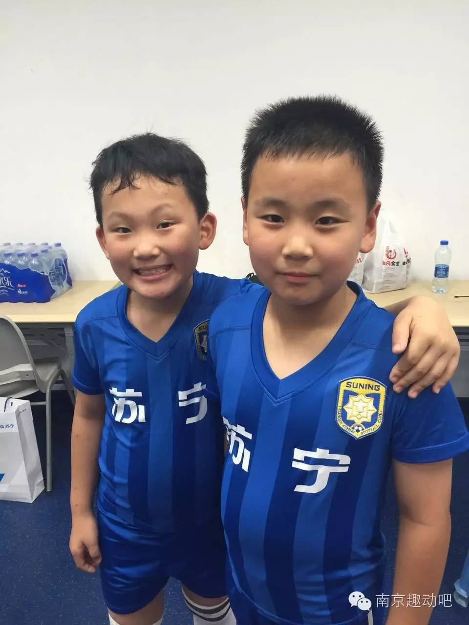 从男神经病到男神只差一个苏宁小球童的距离~