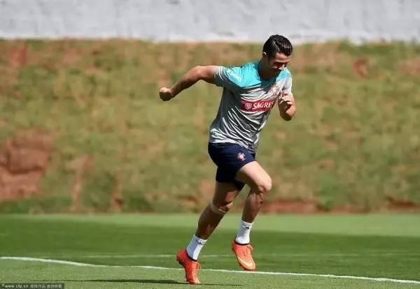 c罗的体能恢复,欧洲杯C罗现身训练