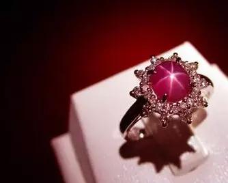 浪漫的星光宝石,实现每个女人的公主梦,不败家,能升值!