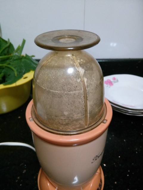 喝什么水能让头发变黑,想要头发乌黑发亮用什么洗发水