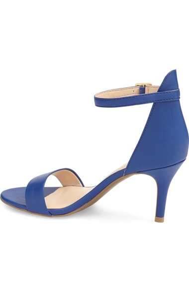 有这几件时尚单品就够了,清爽感扑面而来的蓝色单品