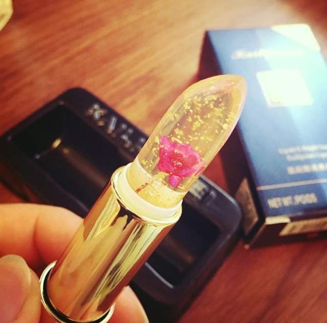 网络爆*K红**ailijumei果冻口红,这朵花就是点睛之笔!