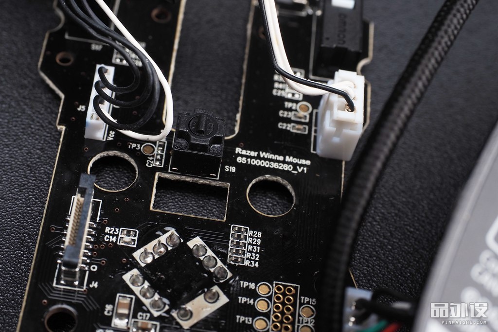 雷蛇那伽梵蛇六芒星背光灯不亮,雷蛇巴塞利斯蛇v2鼠标测评