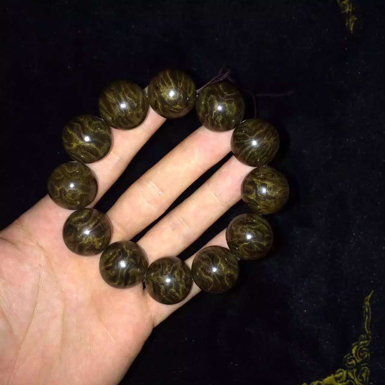 国宝级极品金丝楠阴沉木,很便宜的金丝楠木阴沉木是什么