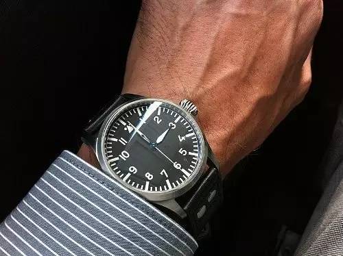 适合年轻人戴的表平价,什么牌子的假表最值得买