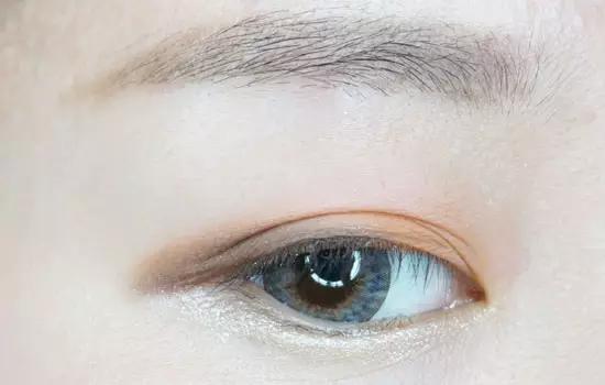 如何学会韩国妆容,韩国可爱眼妆画法图片