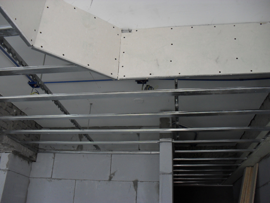 装修吊顶自己买材料划算吗,门面装修吊顶一般用什么材料