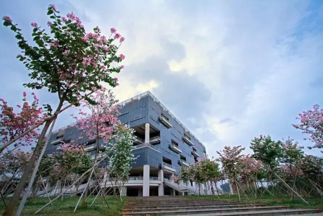 我为什么选择航空工业,我为什么报考工业机器人这个专业