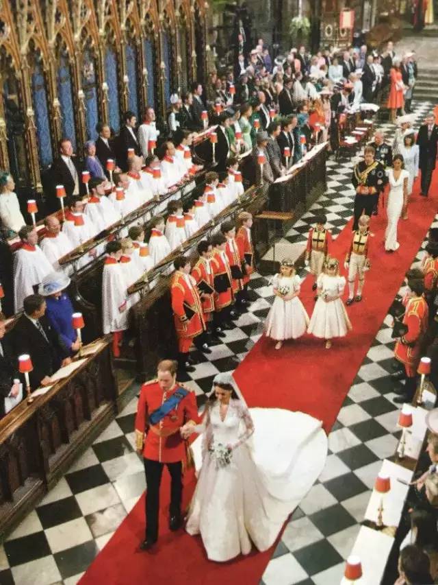 小编写完这条微信就请假去英国了，老板，这是我离英国最近的时刻