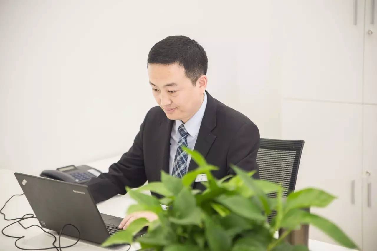 宝马做什么工作比较好,宝马上班工作的优缺点