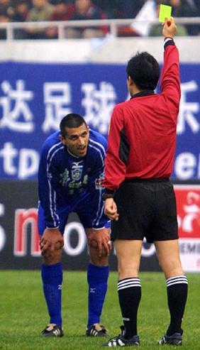 在中国联赛被斥水货*处私**碰球破门后被辞退回国却成传奇