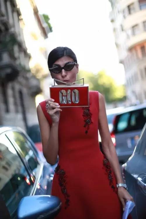 这几款包包让你一包背进时尚圈,fashiontrends有什么包包