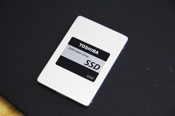 东芝q300固态硬盘拆解,东芝q300240gb固态硬盘玩游戏