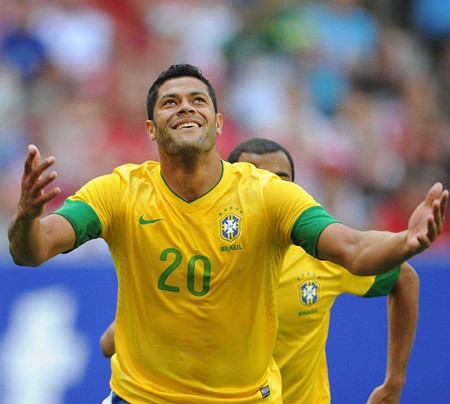 绿巨人来到我们的世界,巴西国脚上港