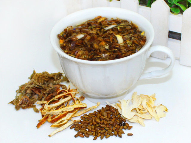 夏天，给爱鸽泡杯茶降降温吧