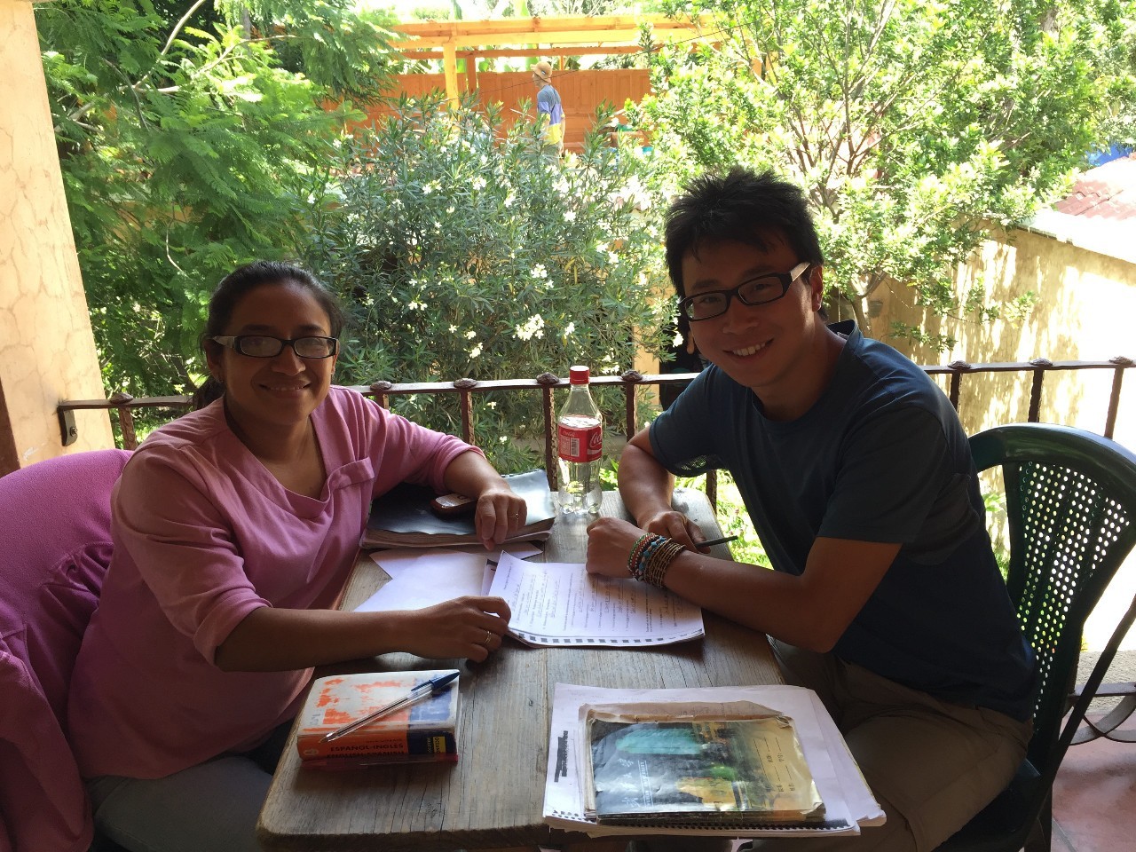 一个陕西汉子花7万元环游地球1圈,还带回一个美国女友!