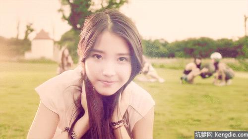 擦玻璃女孩韩国,擦镜子变装韩国女生