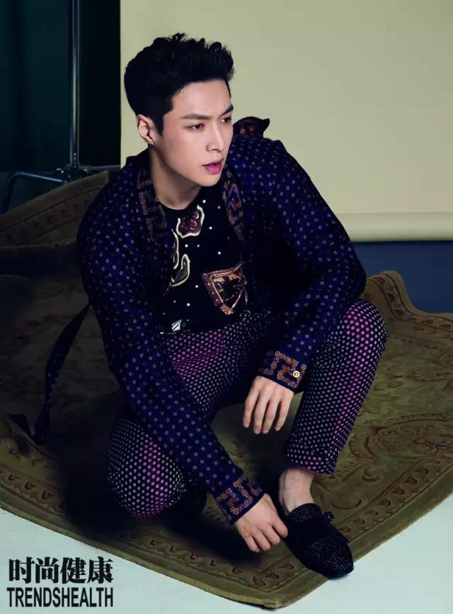 张艺兴提裤子合集,张艺兴极挑腰伤