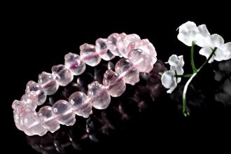 草莓晶粉晶哪个价值高,粉晶的价值