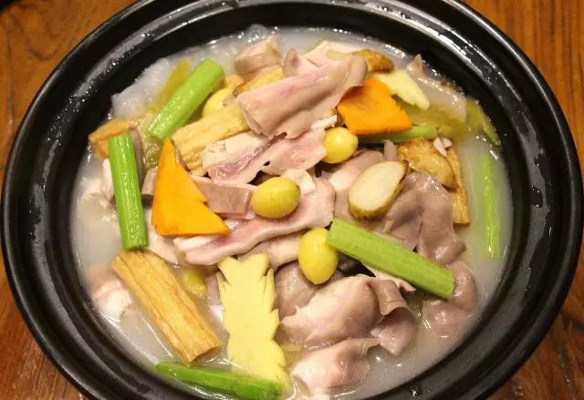 北京有家魔力餐厅，号称京城的“米饭收割机”，一到饭点就排队！