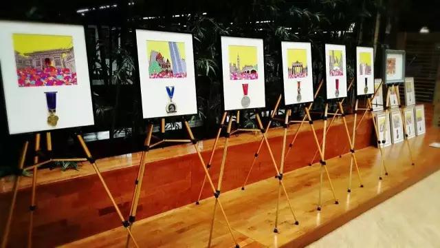 奖牌奖杯怎么摆放好看,奖牌怎么摆放地上才显逼格