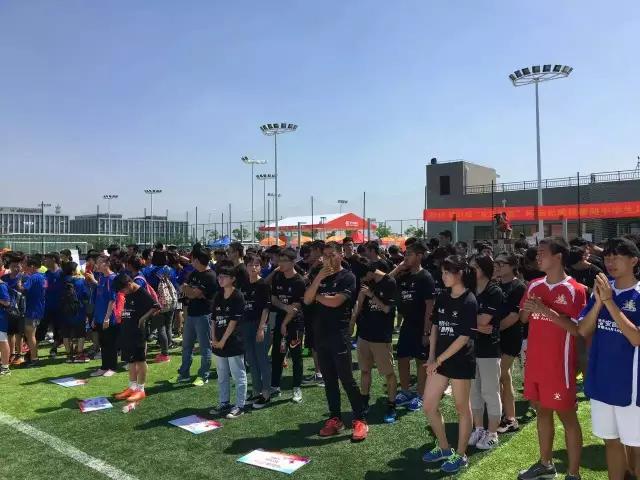 热爱体育的龚晓跃,在寻找中国版“足球小子”那一跃